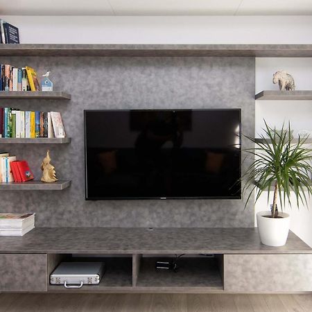 Luxury City Center Two Bedroom Apartment Close To Beach Varna Exteriör bild