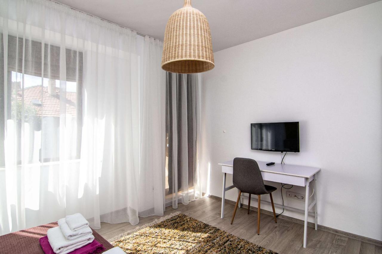 Luxury City Center Two Bedroom Apartment Close To Beach Varna Exteriör bild