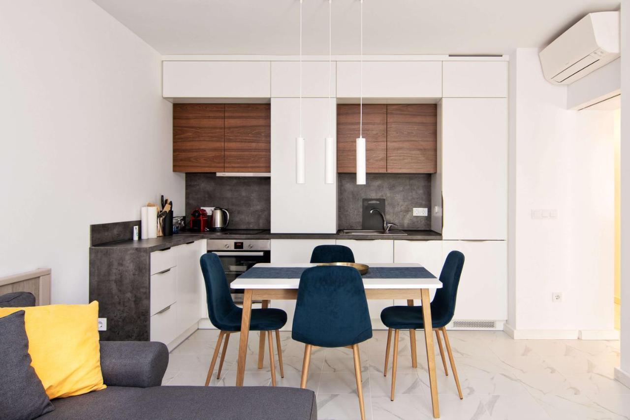 Luxury City Center Two Bedroom Apartment Close To Beach Varna Exteriör bild